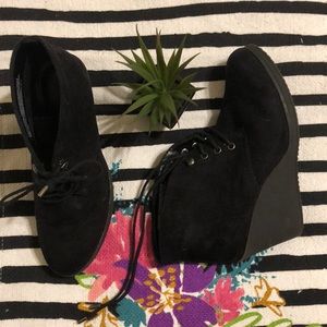 ✨Merona wedged shoe✨